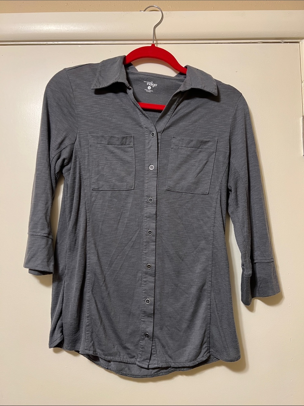 S Like New! Indigo Women's Gray Button-Down Shirt with Chest Pockets